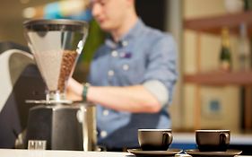 Holiday Inn Express Adelaide City Centre By Ihg